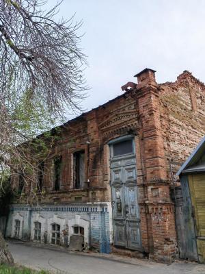 В Саратове всё-таки снесут дом с уникальными росписями на Большой Горной, 85
В Саратове всё-таки снесут дом с уникальными росписями на Большой Горной, 85