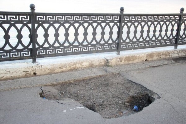 После критики Володина от работ на саратовской набережной отстранили все организации кроме одной После критики Володина от работ на саратовской набережной отстранили все организации кроме одной