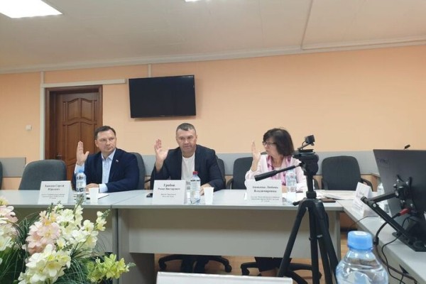 На место ушедшей в отставку главы городского округа претендуют чиновница и депутат