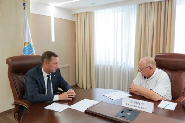 Губернатор Роман Бусаргин провел рабочую встречу с главой Краснопартизанского района Губернатор Роман Бусаргин провел рабочую встречу с главой Краснопартизанского района
