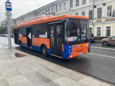 
Мэр Саратова: на новых автобусных маршрутах не работают кондиционеры					