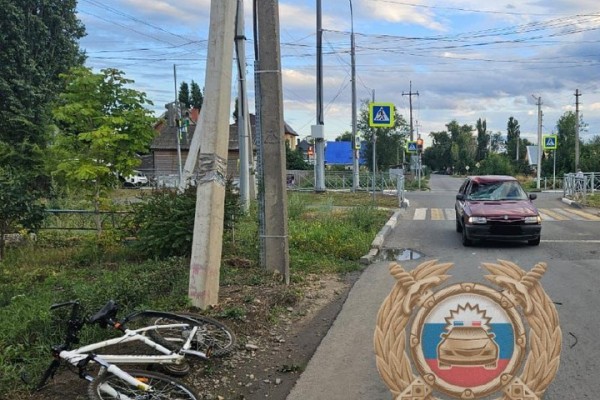 Подросток на питбайке врезался в дерево и попал в больницу Подросток на питбайке врезался в дерево и попал в больницу