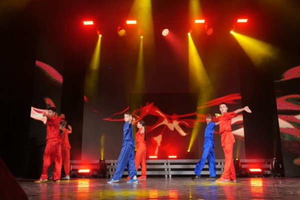 Студенты из Китая и регионов ПФО создадут на набережной 150-метровый мурал