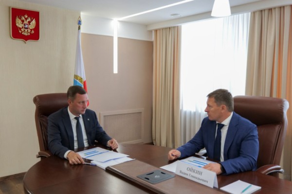 Роман Бусаргин провел встречу с гендиректором АО «Облкоммунэнерго» Вадимом Ойкиным Роман Бусаргин провел встречу с гендиректором АО «Облкоммунэнерго» Вадимом Ойкиным