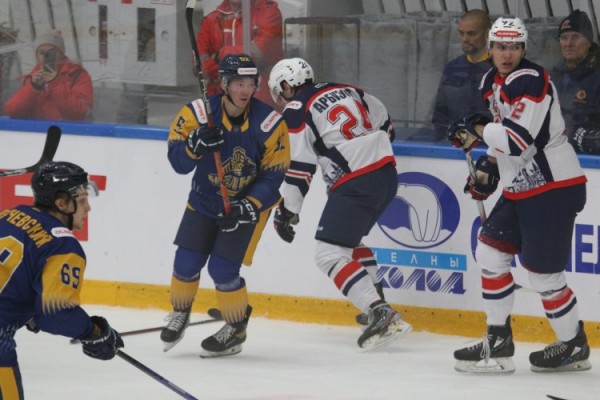 &laquo;Кристалл&raquo; уступил  &laquo;Челнам&raquo;