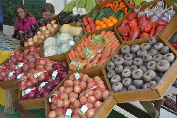 Бананы и сметана дорожают, овощи и картофель &mdash; дешевеют: как за неделю изменились цены на еду в регионе