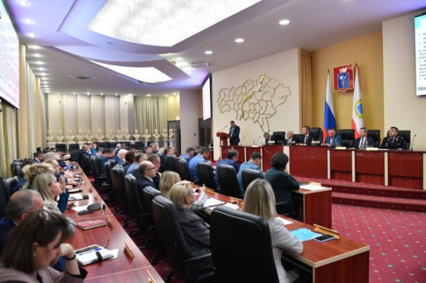 В Саратовской области почти в 6 раз уменьшилось число детей, учащихся во вторую смену