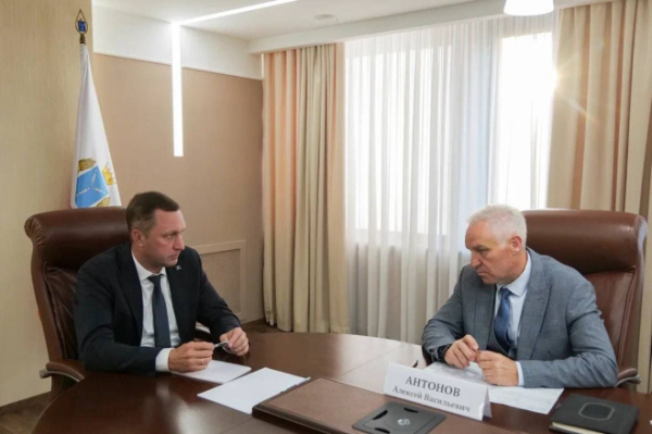 Губернатор Роман Бусаргин провел встречу с исполняющим полномочия председателя Саратовской областной думы Алексеем Антоновым Губернатор Роман Бусаргин провел встречу с исполняющим полномочия председателя Саратовской областной думы Алексеем Антоновым