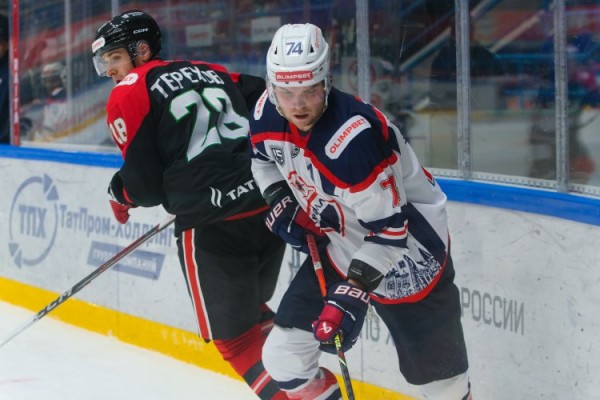 &laquo;Кристалл&raquo; одержал победу над &laquo;Нефтяником&raquo;