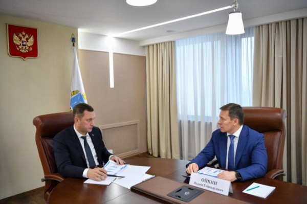 Губернатор провел встречу с директором АО &laquo;Облкоммунэнерго&raquo; Вадимом Ойкиным
