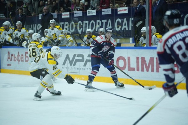 &laquo;Кристалл&raquo; одержал победу в дерби с &laquo;Дизелем&raquo;.