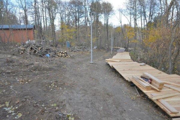 Реконструкция парка к 80-летию Победы. Деревьев всё меньше, &laquo;экотропа&raquo; не готова, зима близко