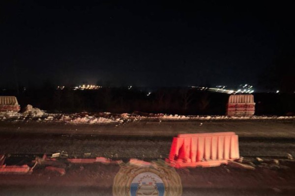 &laquo;Лада&raquo; врезалась в пластиковое ограждение: спустя восемь месяцев полицейские разыскивают очевидцев