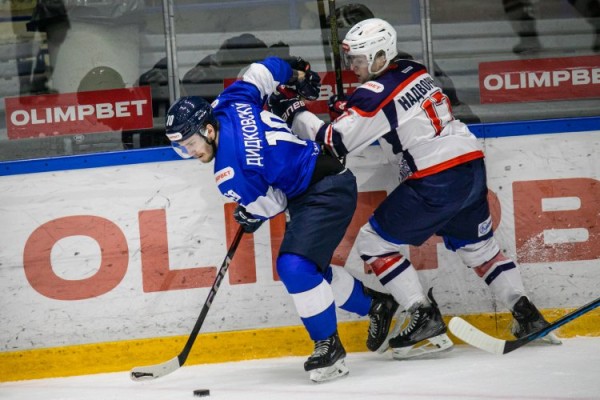 &laquo;Кристалл&raquo; в выездном матче одержал победу над &laquo;Зауральем&raquo;.