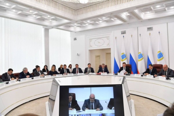 Губернатор Роман Бусаргин провел постоянно действующее совещание