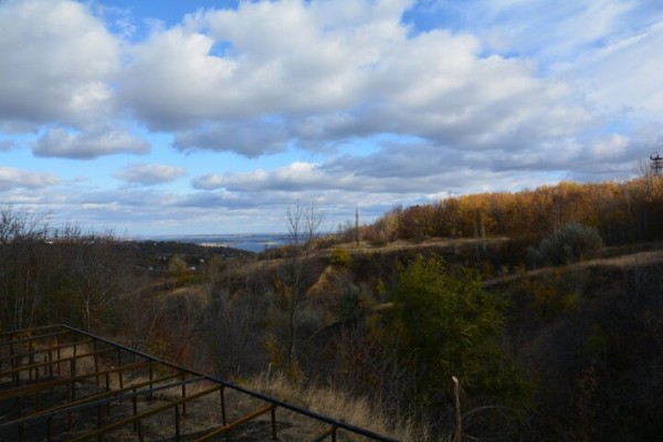 Реконструкция парка к 80-летию Победы. Деревьев всё меньше, &laquo;экотропа&raquo; не готова, зима близко