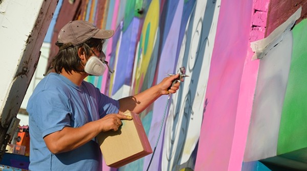 Т-Банкси замечен в Саратове. Фото и объяснение идеи нового граффити Т-Банкси замечен в Саратове. Фото и объяснение идеи нового граффити