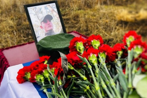 Стало известно о гибели еще нескольких участников СВО из Саратовской области: одному из них было всего 19