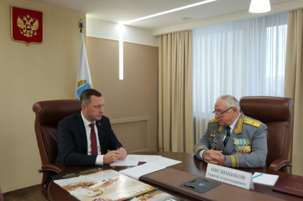 Губернатор обсудил с Сергеем Овсянниковым подготовку к празднованию 80-летия Победы в Великой Отечественной войне 