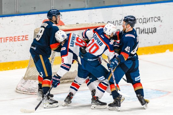 «Кристалл» на выезде уступил «Олимпии» «Кристалл» на выезде уступил «Олимпии»