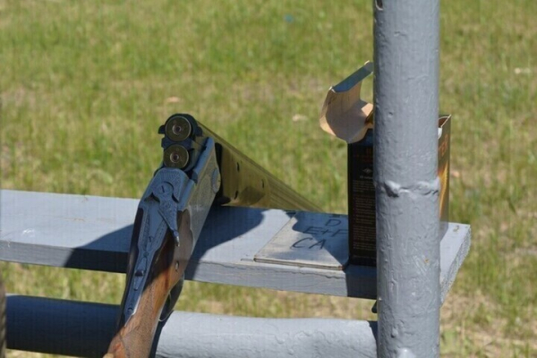 Сотрудник комитета охотхозяйства изъял огнестрельное оружие и не сдал в камеру хранения. Теперь его будут судить