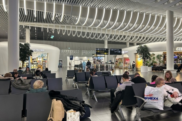 Аэропорт &laquo;Гагарин&raquo; в Саратове временно прекратил приём и отправку рейсов