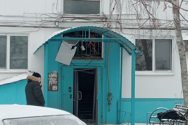 В Балаково из-за &laquo;хлопка&raquo; эвакуируют жителей пятиэтажки