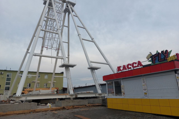 На новой набережной ожидается появление колеса обозрения, инсталляции с зонтиками, тира и кукурузы из Индии На новой набережной ожидается появление колеса обозрения, инсталляции с зонтиками, тира и кукурузы из Индии