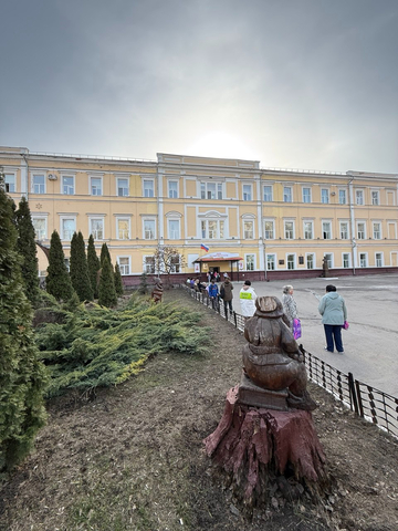 Изнанка образования семь лет спустя: кошмары школы-памятника в Саратове скрыли за забором (фото и видео) Изнанка образования семь лет спустя: кошмары школы-памятника в Саратове скрыли за забором (фото и видео)