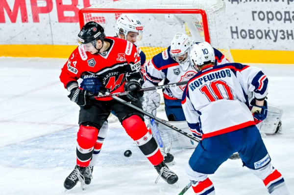 &laquo;Кристалл&raquo; уступил &laquo;Металлургу&raquo;