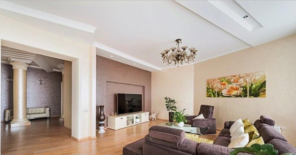 Квартиру с колоннами в центре Саратова оценили в 60 миллионов рублей