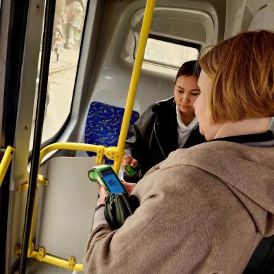 
В Саратове по автобусам с валидаторами будут ходить контролеры: безбилетников оштрафуют					