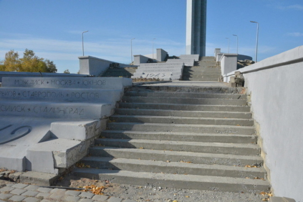 Власти Саратова отказались устанавливать в областном центре памятник Сталину, сославшись на отсутствие финансирования Власти Саратова отказались устанавливать в областном центре памятник Сталину, сославшись на отсутствие финансирования