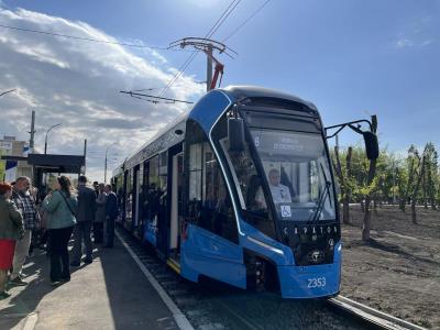 В новом саратовском трамвае по маршрутам №№ 8 и 9 проехали первые пассажиры
В новом саратовском трамвае по маршрутам №№ 8 и 9 проехали первые пассажиры