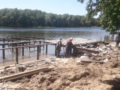 
А про Усть-Курдюм почему забыли? В Энгельсе сносят строения загородного клуба "Роджер" 					