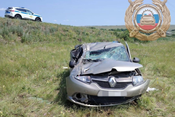 Мужчина опрокинулся на иномарке и попал в больницу