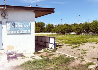 
В Вольске оказался заброшен стадион, "стомиллионная" реконструкция которого закончилась скандалом					