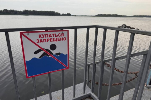 В Энгельсе ограничили доступ к причалу, с которого на этой неделе упал молодой человек