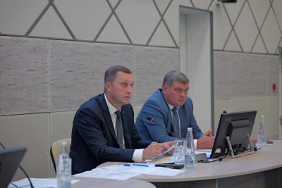 
Роман Бусаргин пригрозил главврачам больниц увольнениями, если они не найдут врачей					