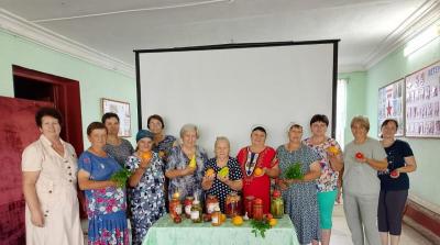 
В Ершовском районе устроили выставку заготовок					