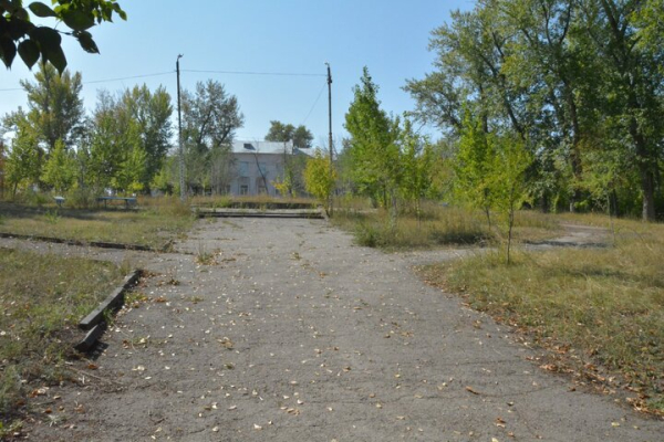 Парк советского периода. Показываем чудовищный сквер на окраине Саратова, на десятки лет забытый властями