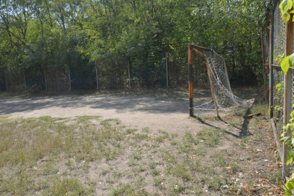Парк советского периода. Показываем чудовищный сквер на окраине Саратова, на десятки лет забытый властями