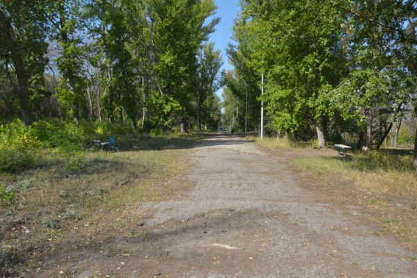 Парк советского периода. Показываем чудовищный сквер на окраине Саратова, на десятки лет забытый властями