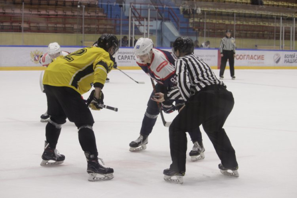 Молодежка начинает контрольные матчи с размена