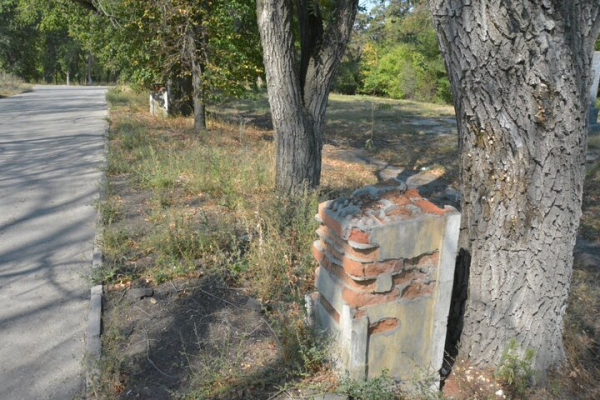 Парк советского периода. Показываем чудовищный сквер на окраине Саратова, на десятки лет забытый властями