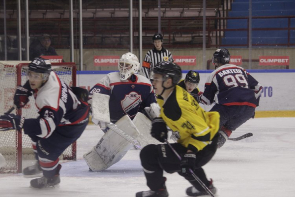 Молодежка начинает контрольные матчи с размена