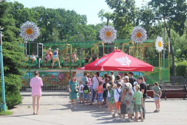 Благотворительная акция для сотен детей в Городском парке Саратова (фото)