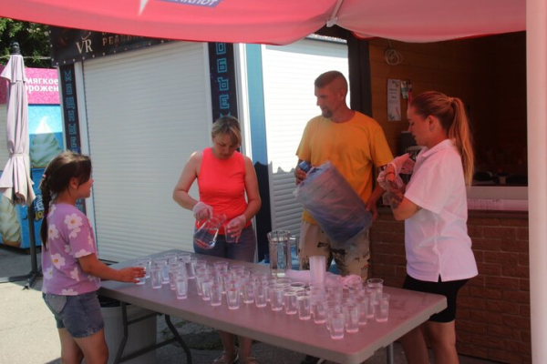 Благотворительная акция для сотен детей в Городском парке Саратова (фото)