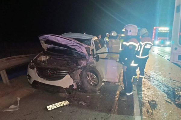 У Шихан столкнулись фура и легковушка: тело погибшего пришлось доставать спасателям У Шихан столкнулись фура и легковушка: тело погибшего пришлось доставать спасателям