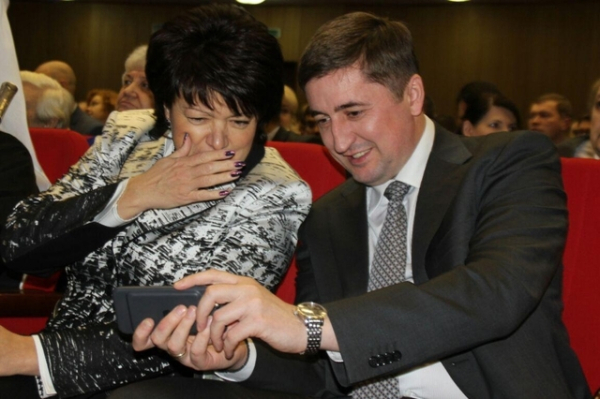 Девять лет регресса